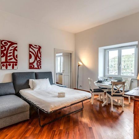 Splendid Flat On The Tiber River Roma Esterno foto