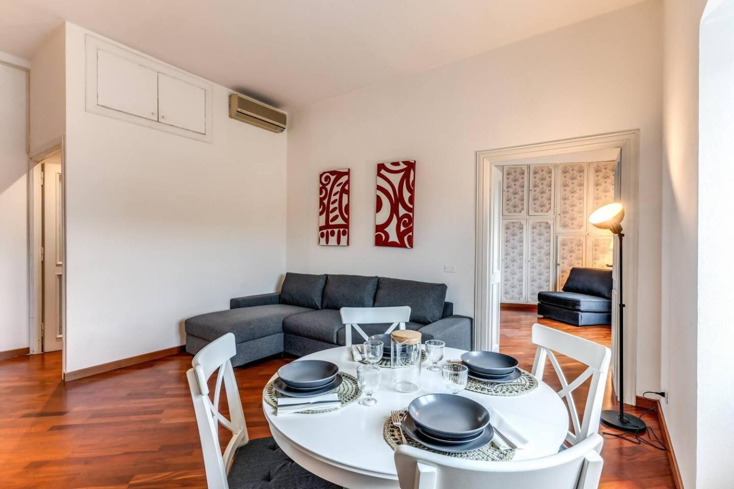 Splendid Flat On The Tiber River Roma Esterno foto