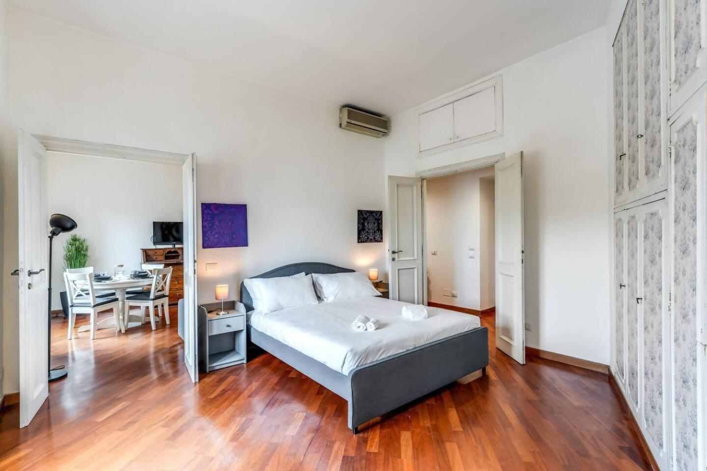 Splendid Flat On The Tiber River Roma Esterno foto